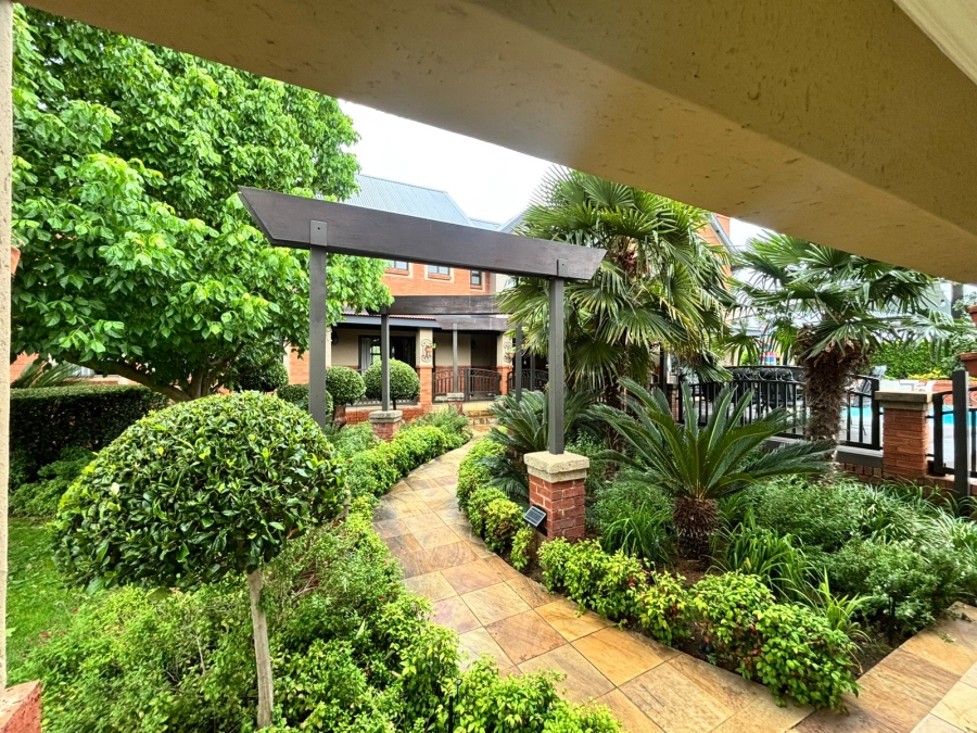 5 Bedroom Property for Sale in Grimbeeck Park North West